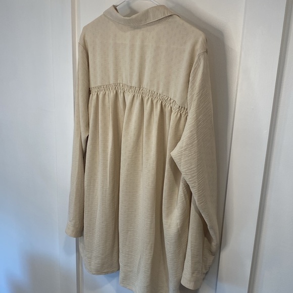 WONDERLY creamy-neck flowy blouse - Picture 9 of 11